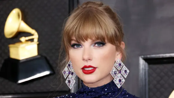 Taylor Swift AI deepfakes raise alarm, regulation questions